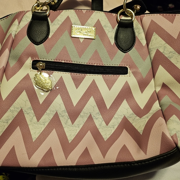NWOT Betsey Johnson satchel purse. - Picture 4 of 9